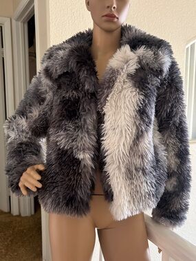 wild fable Plush Faux-Fur Jacket in Gray and White
